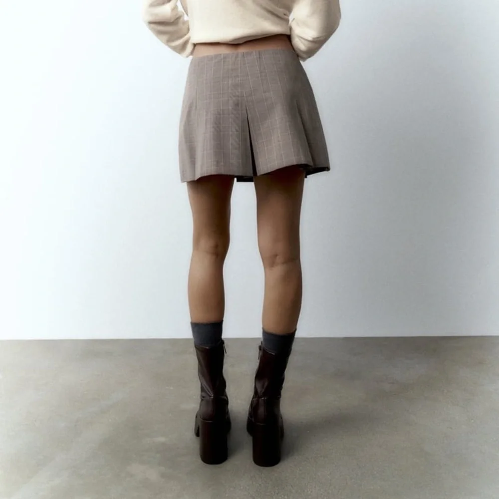 ZARA BOX PLEAT‎ SKORTS